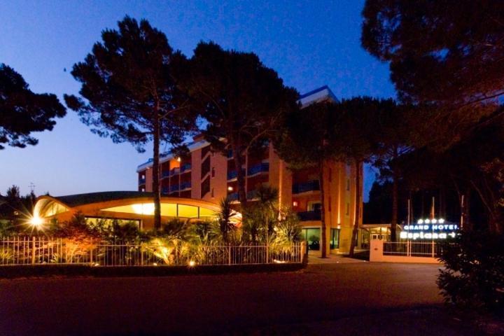 Grand Hotel Esplanada Bibione Exterior foto
